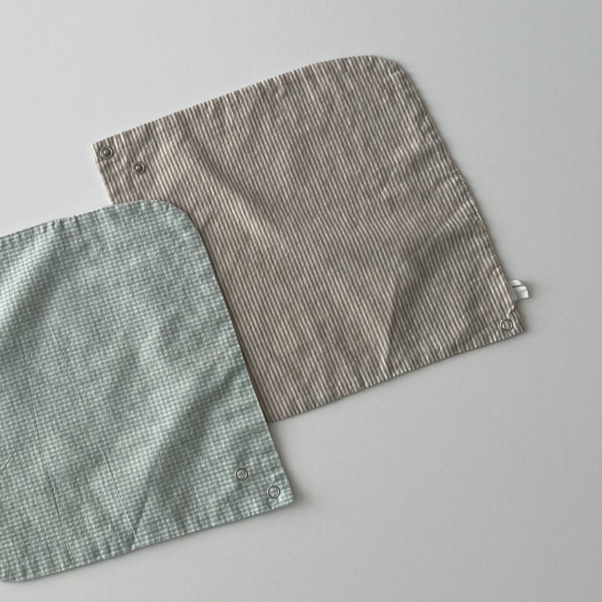Reversible Bib