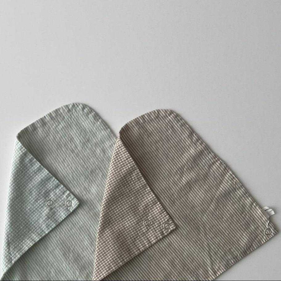 Reversible Bib